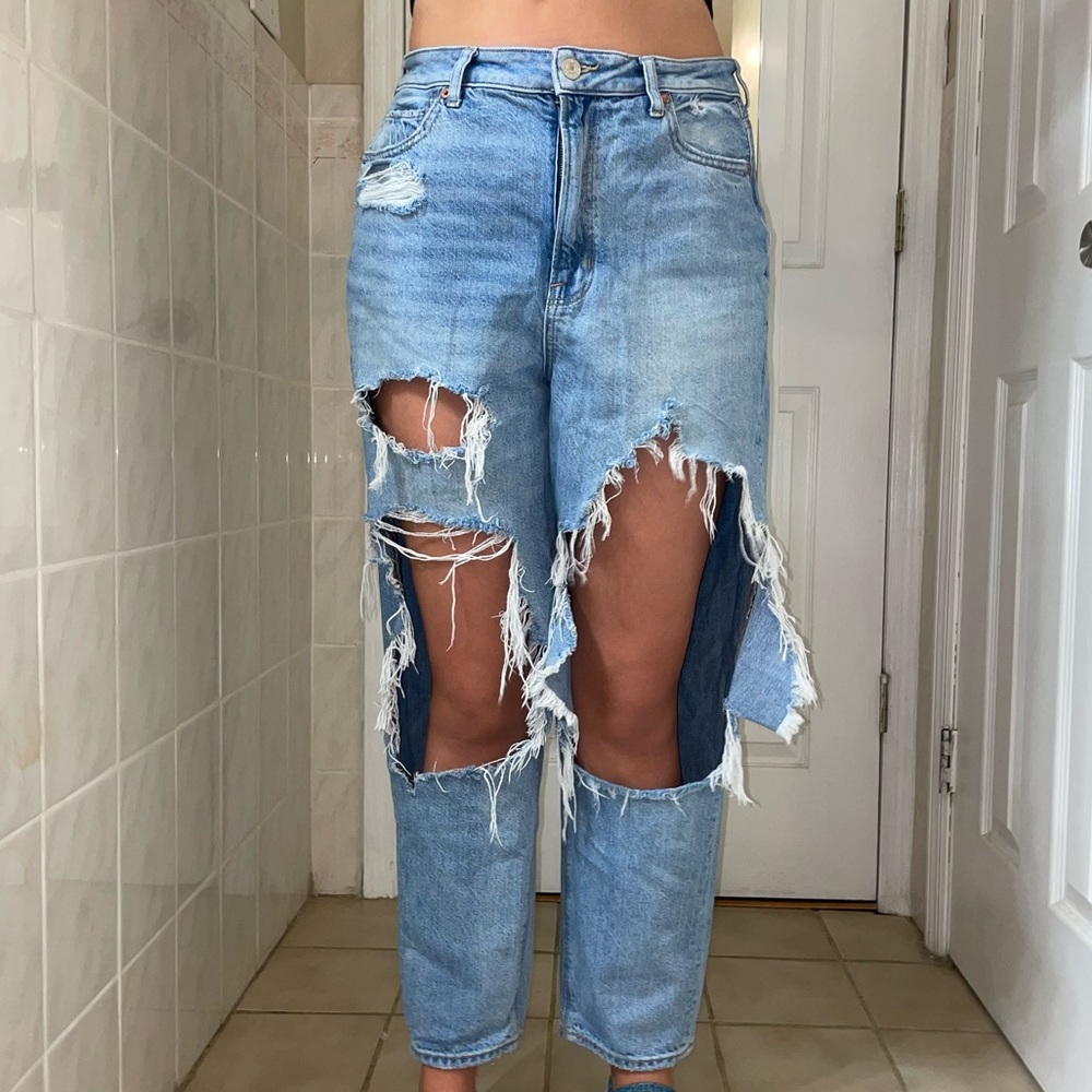 American Eagle Straight Leg Ripped Blue Jeans Size 12